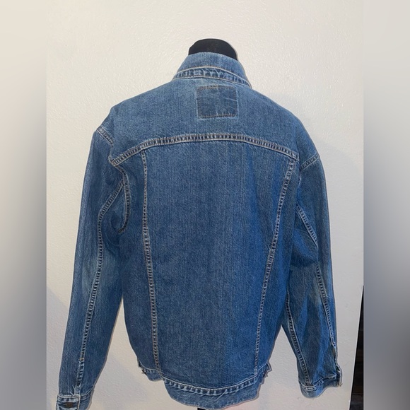 Vintage Levi's Light Wash Denim Jacket 70507 Levis see pics of wear on jacket - Picture 8 of 8